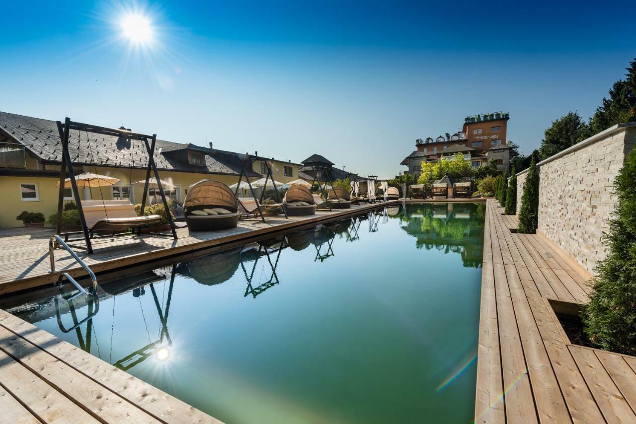 Hotel Winzer Wellness & Kuscheln Sankt Georgen im Attergau Buitenkant foto