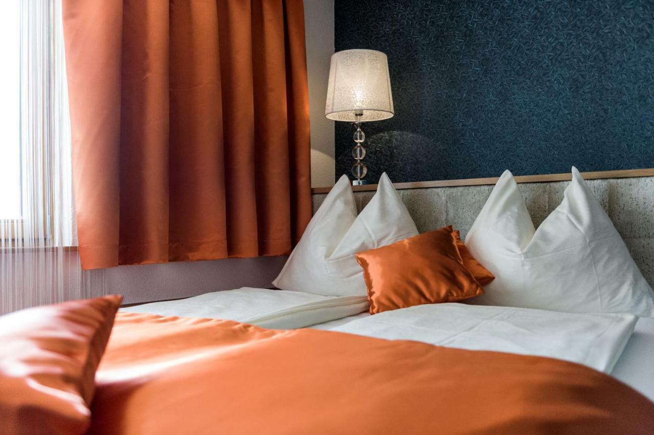 Hotel Winzer Wellness & Kuscheln Sankt Georgen im Attergau Buitenkant foto