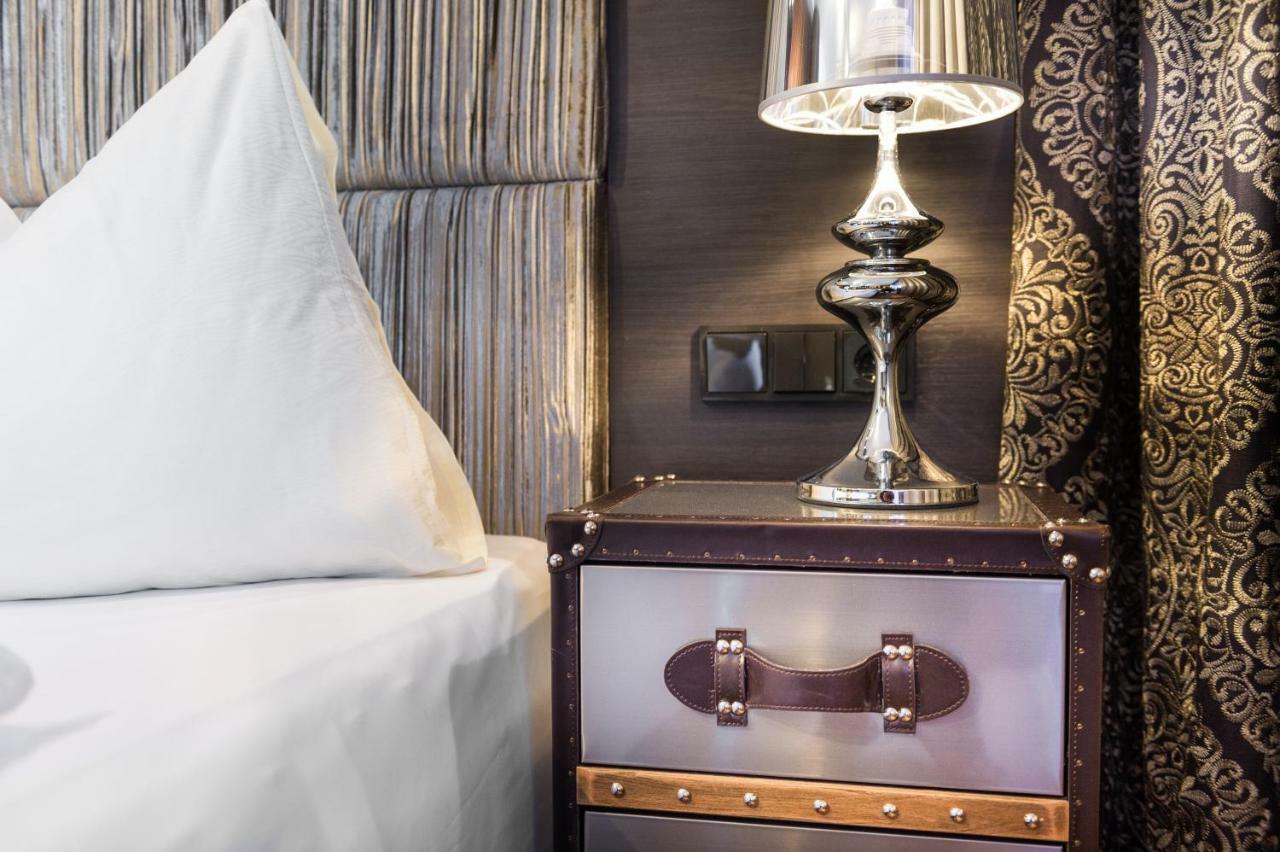 Hotel Winzer Wellness & Kuscheln Sankt Georgen im Attergau Buitenkant foto